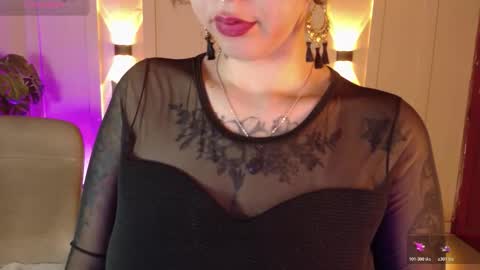 Snapshot of chloerossee chatting on 10/23/25, 02:00 Chloe rosse online show from 10/23/25, 02:00