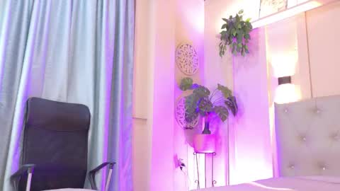 Snapshot of chloerossee chatting on 12/02/25, 01:11 Chloe rosse online show from 12/02/25, 01:11