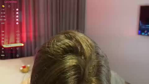 Chloe online show from 12/19/25, 06:59