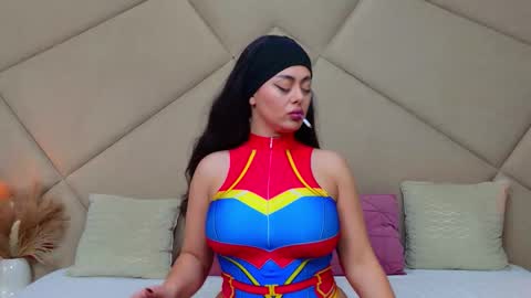 Snapshot of chloevee chatting on 10/31/25, 06:03 Chloe Vee online show from 10/31/25, 06:03