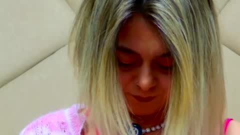 Chloe Vee online show from 05/20/26, 05:35