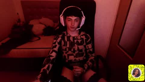 Snapshot of chloevenommm chatting on 07/02/26, 02:44 chloevenommm online show from 07/02/26, 02:44