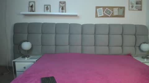 chlooe_zoe online show from 09/18/25, 08:44