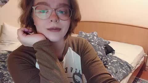 Snapshot of chmiri chatting on 10/19/25, 01:01 chmiri online show from 10/19/25, 01:01