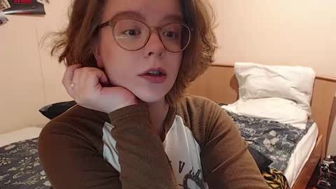 Snapshot of chmiri chatting on 11/23/25, 12:05 chmiri online show from 11/23/25, 12:05