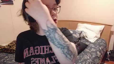 Snapshot of chmiri chatting on 11/29/25, 11:02 chmiri online show from 11/29/25, 11:02