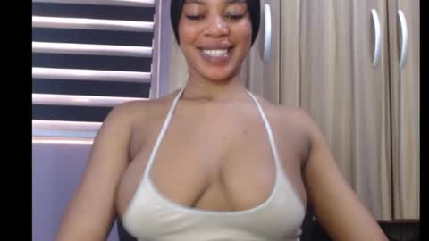 Snapshot of choco_chocox chatting on 01/13/25, 10:03 ESTHER online show from 01/13/25, 10:03