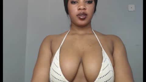 Snapshot of choco_chocox chatting on 09/22/25, 09:11 ESTHER online show from 09/22/25, 09:11