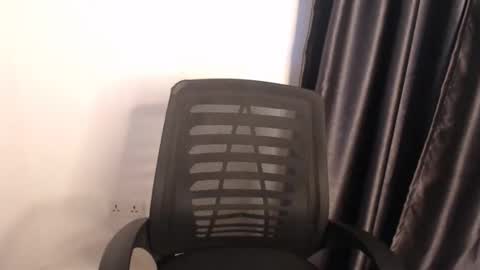 zi online show from 10/12/25, 05:39