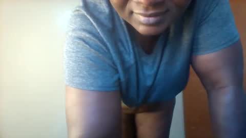 Snapshot of chocobabe002 chatting on 09/27/25, 05:12 chocobabe002 online show from 09/27/25, 05:12