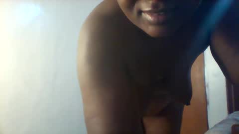 Snapshot of chocobabe002 chatting on 10/15/25, 01:39 chocobabe002 online show from 10/15/25, 01:39