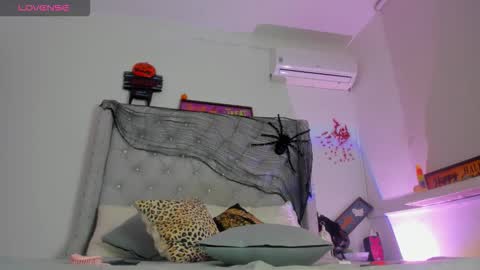 Snapshot of chocobunny1 chatting on 10/26/25, 02:06 chocobunny1 online show from 10/26/25, 02:06