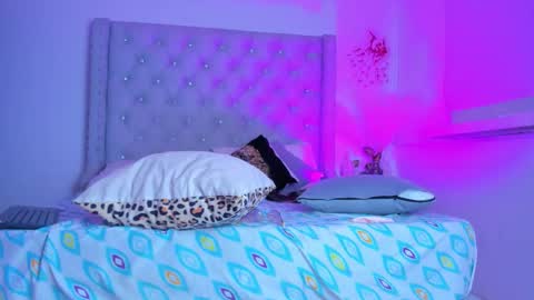 Snapshot of chocobunny1 chatting on 11/16/25, 05:24 chocobunny1 online show from 11/16/25, 05:24