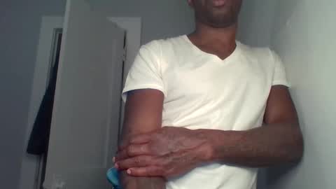 Snapshot of chocolatedolla chatting on 02/22/25, 11:46 chocolatedolla online show from 02/22/25, 11:46