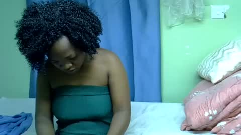 Snapshot of chocolateebonyxo chatting on 07/19/26, 01:42 Chocolate Ebony online show from 07/19/26, 01:42