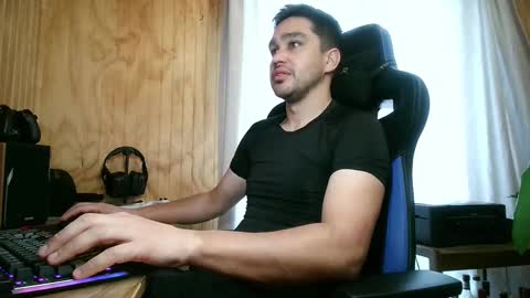 chocomate online show from 10/30/25, 01:12