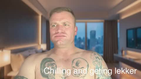 Snapshot of chonksstar chatting on 09/22/25, 11:51 Chonks online show from 09/22/25, 11:51