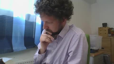 Snapshot of chr35is09 chatting on 03/04/25, 10:46 chr35is09 online show from 03/04/25, 10:46