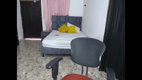 Snapshot of chris_blackwood chatting on 02/17/25, 04:26 chris_blackwood online show from 02/17/25, 04:26