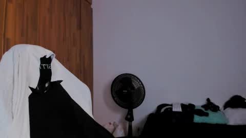 Snapshot of chris_cooperr chatting on 02/19/25, 06:00 Chris Cooper Independent model online show from 02/19/25, 06:00