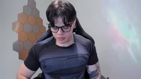 Snapshot of chris_cooperr chatting on 11/28/25, 02:14 Chris Cooper Independent model online show from 11/28/25, 02:14