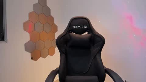 Snapshot of chris_cooperr chatting on 11/30/25, 02:15 Chris Cooper Independent model online show from 11/30/25, 02:15