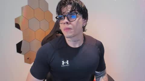 Snapshot of chris_cooperr chatting on 12/04/25, 02:32 Chris Cooper Independent model online show from 12/04/25, 02:32