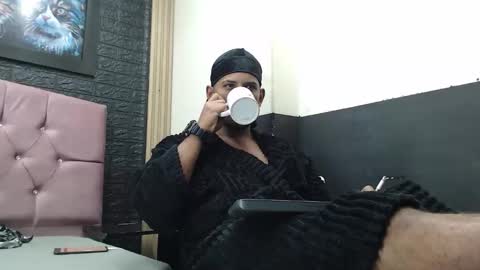 chris_dick2 online show from 10/17/25, 06:49