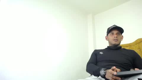 Snapshot of chris_dick2 chatting on 06/19/26, 04:39 chris_dick2 online show from 06/19/26, 04:39