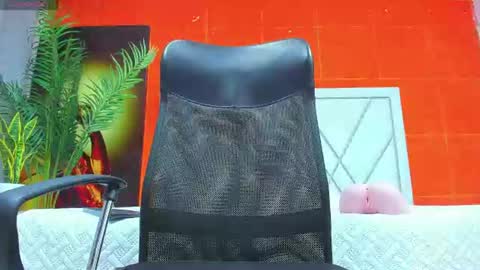 Snapshot of chris_grey2 chatting on 06/14/26, 04:53 chris_grey2 online show from 06/14/26, 04:53