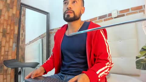 Snapshot of chris_kizz chatting on 12/31/24, 11:20 chris_kizz online show from 12/31/24, 11:20