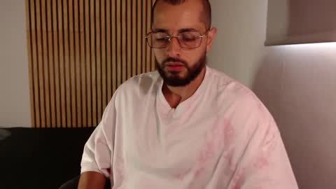 Snapshot of chris_magnum_ chatting on 10/24/25, 03:08 cris Twitter magnum101010 insta magnumc20 online show from 10/24/25, 03:08