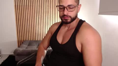 Snapshot of chris_magnum_ chatting on 11/28/25, 05:04 cris Twitter magnum101010 insta magnumc20 online show from 11/28/25, 05:04