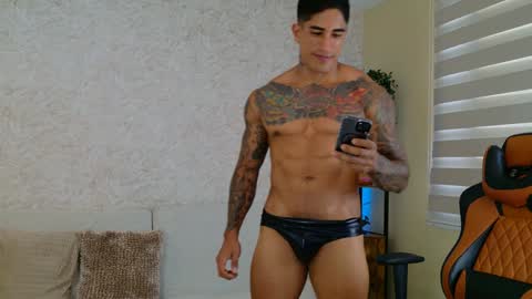 Snapshot of chris_reilly chatting on 12/09/24, 08:23 chris reilly online show from 12/09/24, 08:23