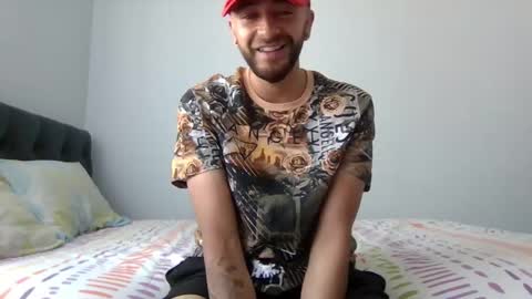 Snapshot of chris_sex80 chatting on 01/14/25, 04:40 chris_sex80 online show from 01/14/25, 04:40