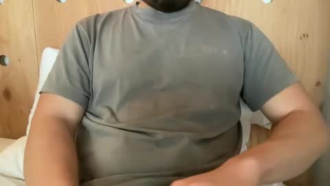 Snapshot of chris_topher_francis chatting on 01/02/25, 06:23 chris_topher_francis online show from 01/02/25, 06:23