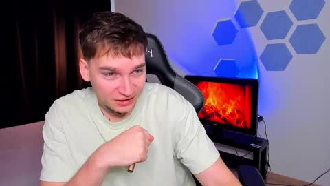 Chris Tyson online show from 12/03/25, 07:27