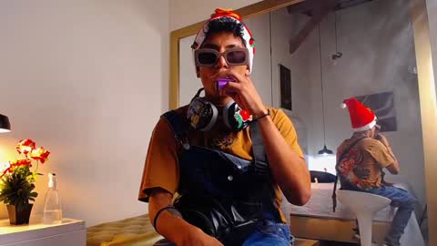 Chris Weell online show from 12/21/24, 03:03