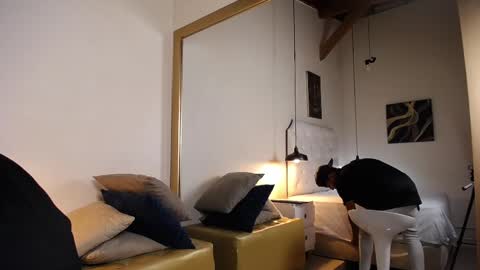 Chris Weell online show from 02/09/25, 07:52