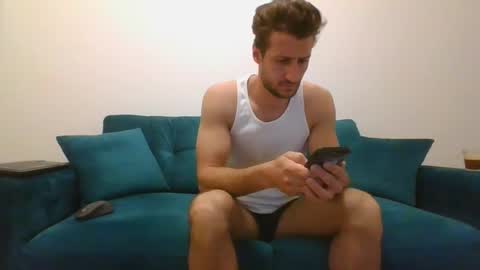 Snapshot of chrisaron chatting on 03/10/25, 04:17 chrisaron online show from 03/10/25, 04:17