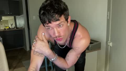 Snapshot of chriscool93 chatting on 01/03/25, 07:38 Content creator  artist online show from 01/03/25, 07:38