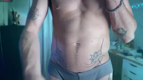 Snapshot of chriscool93 chatting on 10/06/25, 02:20 Content creator  artist online show from 10/06/25, 02:20