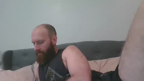 Snapshot of chrisomate31 chatting on 10/31/25, 01:06 chrisomate31 online show from 10/31/25, 01:06