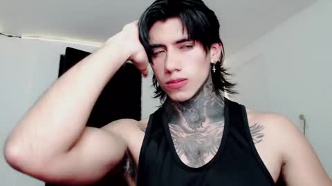 Snapshot of chriss_opp chatting on 02/18/25, 05:42 CHRIS  INDEPENT MODEL online show from 02/18/25, 05:42