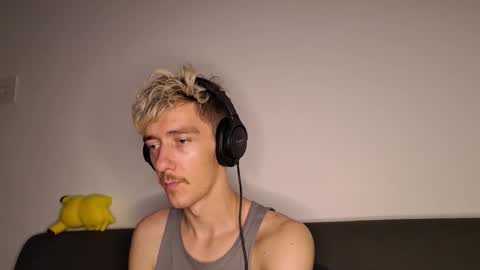 Christopher online show from 11/28/25, 01:19