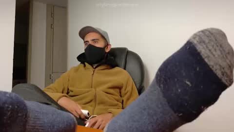 Snapshot of chrissmithin5 chatting on 09/29/25, 03:44 Cardamomo online show from 09/29/25, 03:44