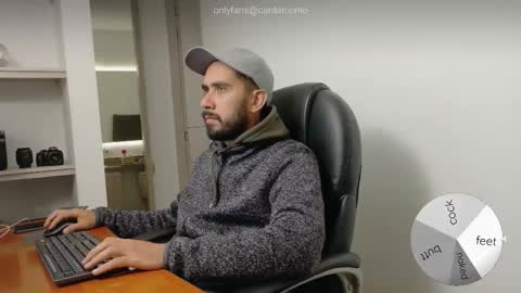 Snapshot of chrissmithin5 chatting on 11/16/25, 03:23 Cardamomo online show from 11/16/25, 03:23