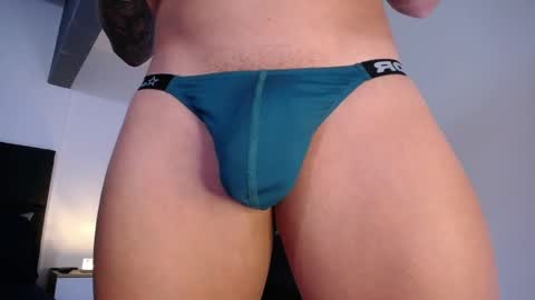 Snapshot of christianvalenzia chatting on 01/05/25, 01:58 Christian online show from 01/05/25, 01:58