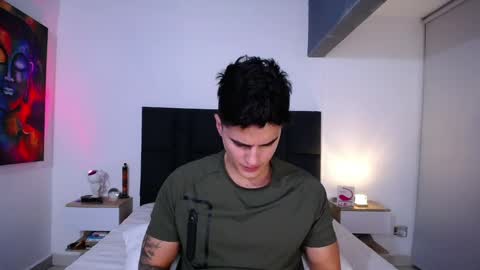 Snapshot of christianvalenzia chatting on 02/06/25, 12:33 Christian online show from 02/06/25, 12:33