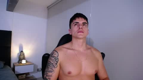 Snapshot of christianvalenzia chatting on 11/18/25, 08:24 Christian online show from 11/18/25, 08:24